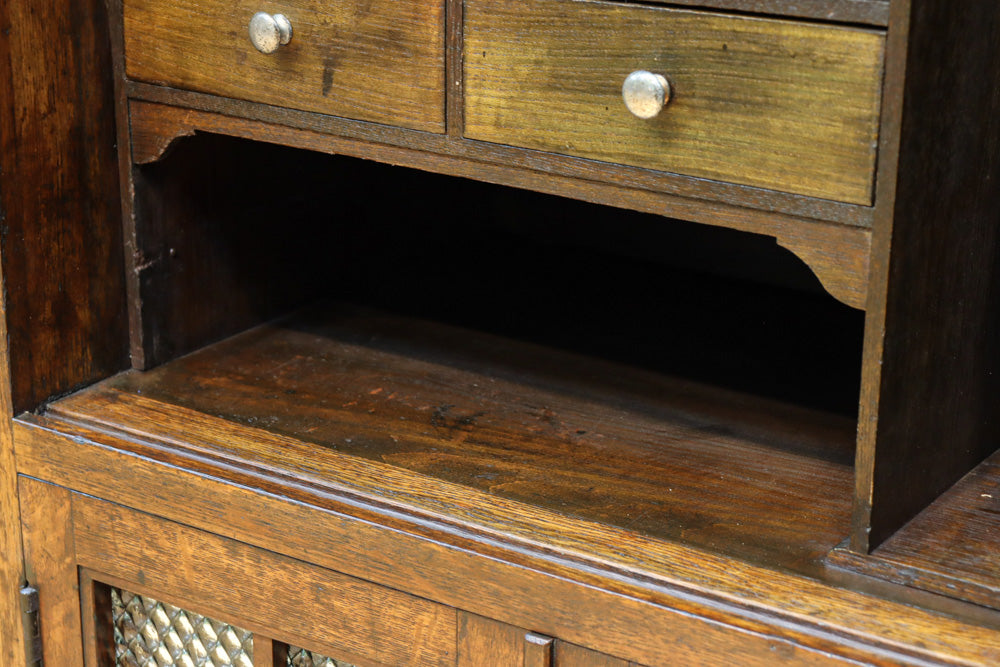 木枠デザインや蛇腹戸造りがお洒落なレトロ本棚　BB3150