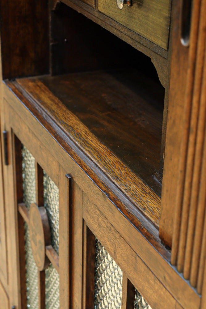 木枠デザインや蛇腹戸造りがお洒落なレトロ本棚　BB3150