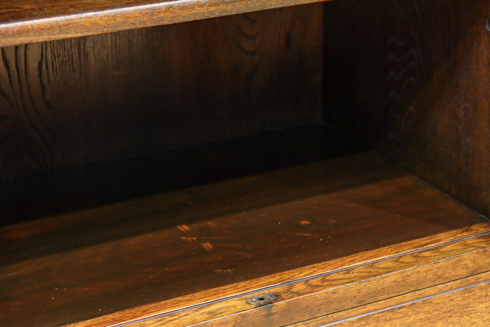 木枠デザインや蛇腹戸造りがお洒落なレトロ本棚　BB3150