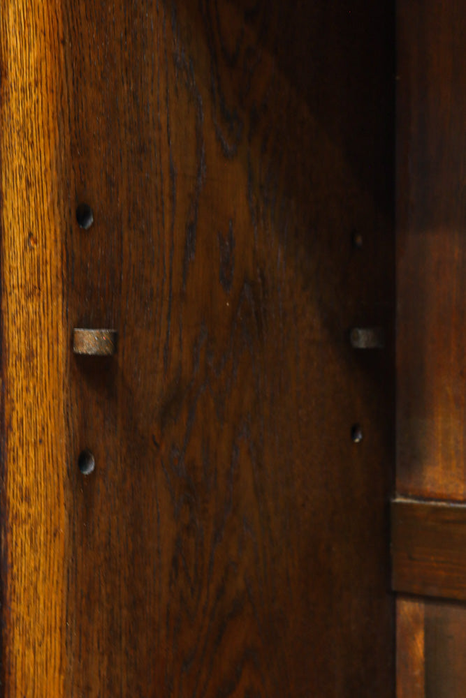 木枠デザインや蛇腹戸造りがお洒落なレトロ本棚　BB3150