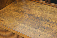 木枠デザインや蛇腹戸造りがお洒落なレトロ本棚　BB3150