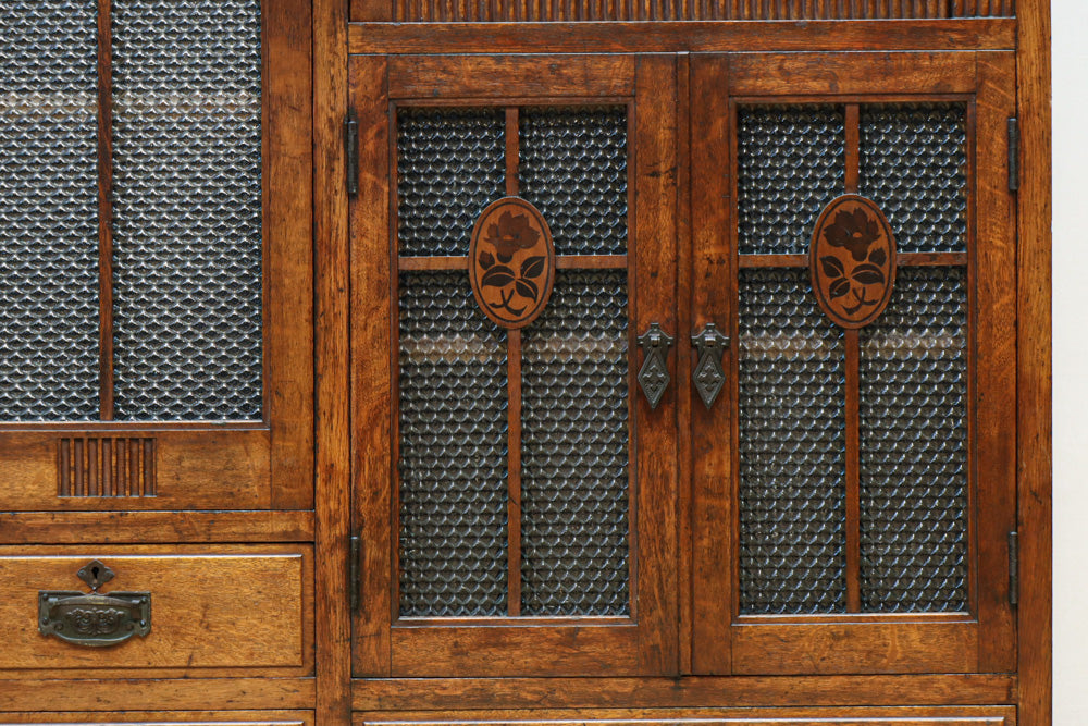 木枠デザインや蛇腹戸造りがお洒落なレトロ本棚　BB3150