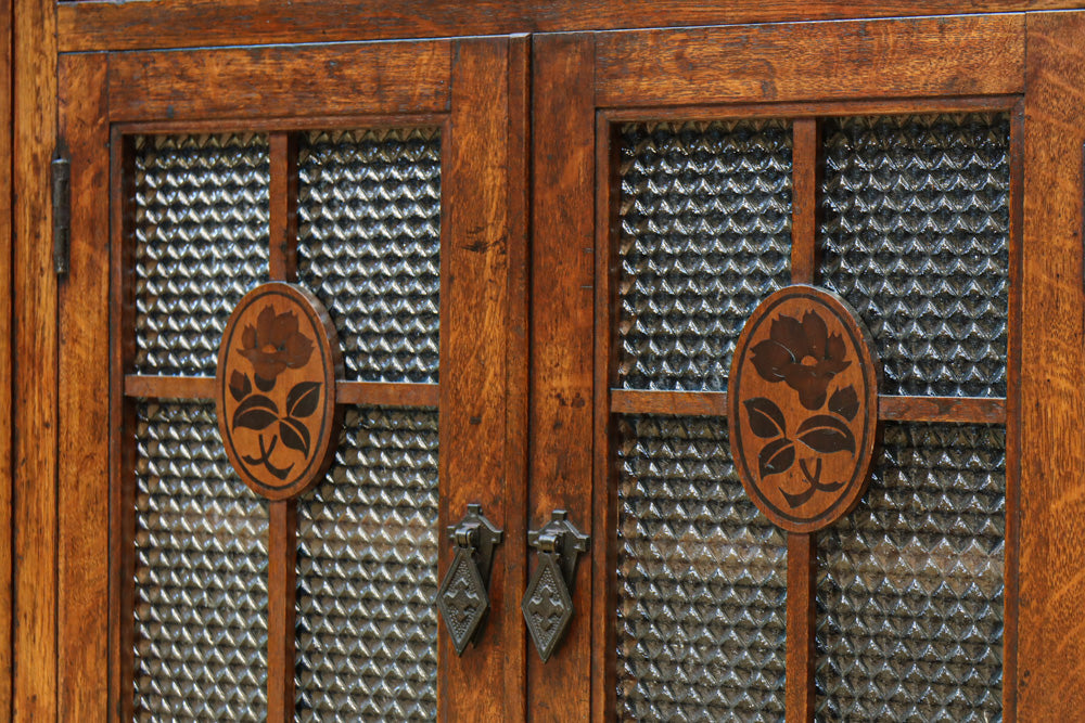 木枠デザインや蛇腹戸造りがお洒落なレトロ本棚　BB3150