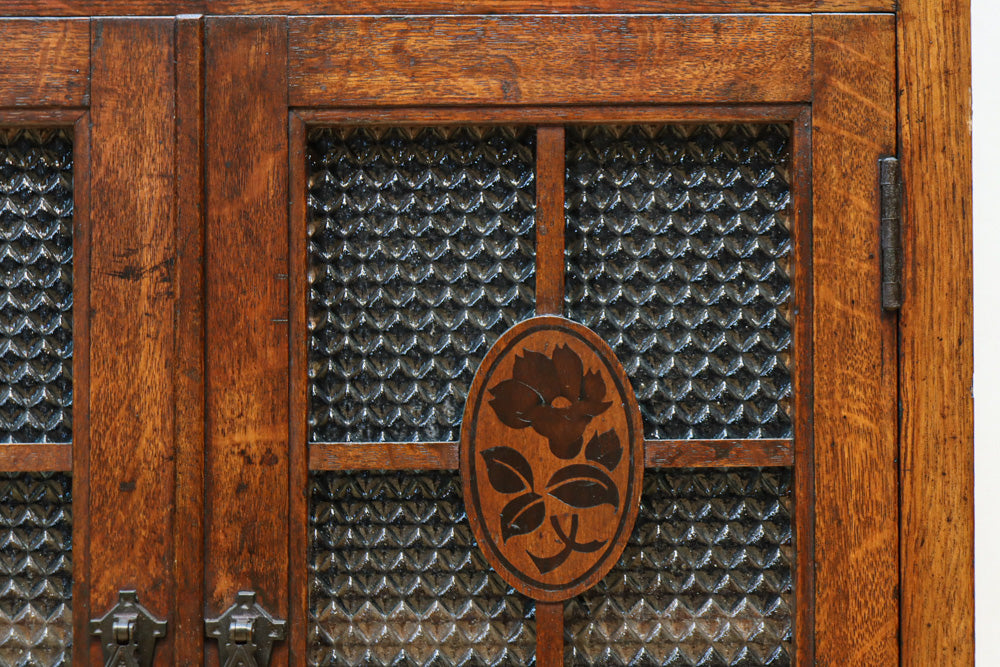 木枠デザインや蛇腹戸造りがお洒落なレトロ本棚　BB3150