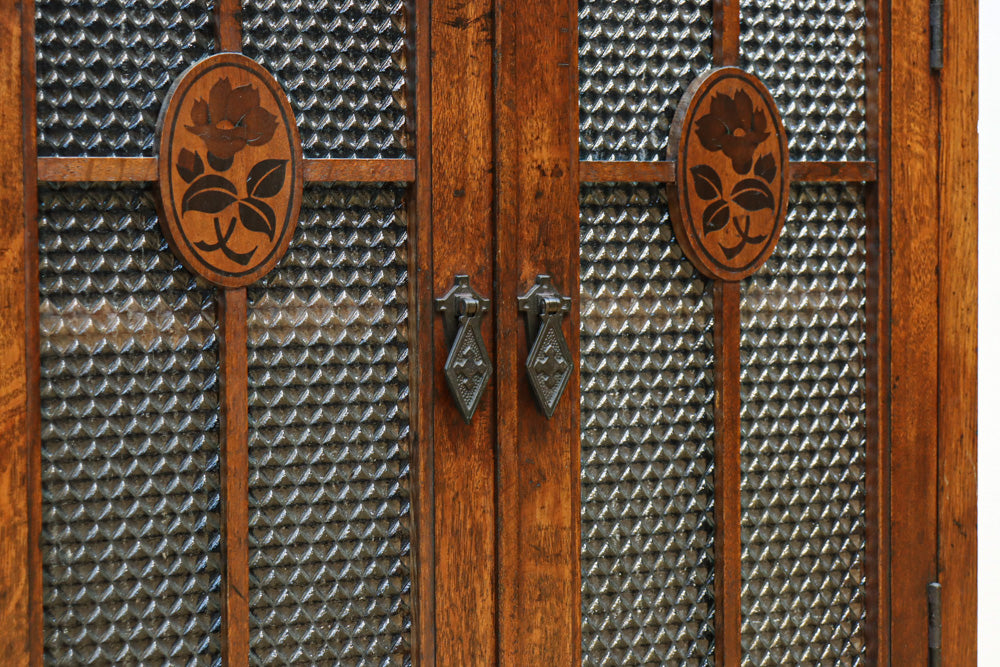 木枠デザインや蛇腹戸造りがお洒落なレトロ本棚　BB3150