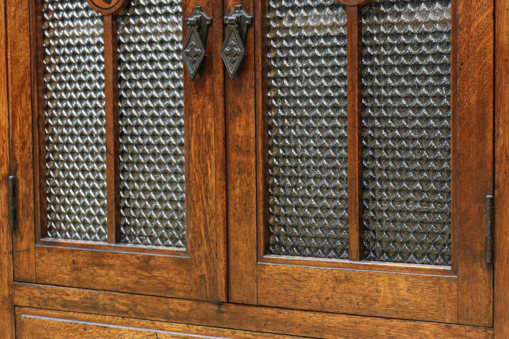 木枠デザインや蛇腹戸造りがお洒落なレトロ本棚　BB3150