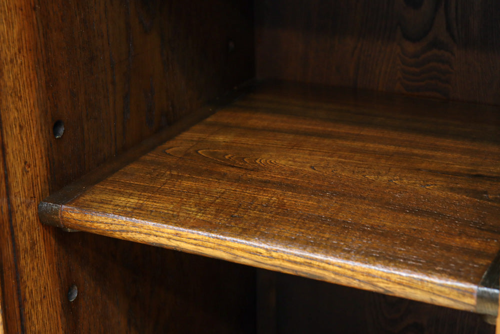 木枠デザインや蛇腹戸造りがお洒落なレトロ本棚　BB3150