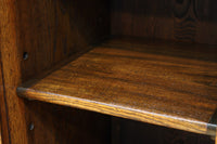 木枠デザインや蛇腹戸造りがお洒落なレトロ本棚　BB3150