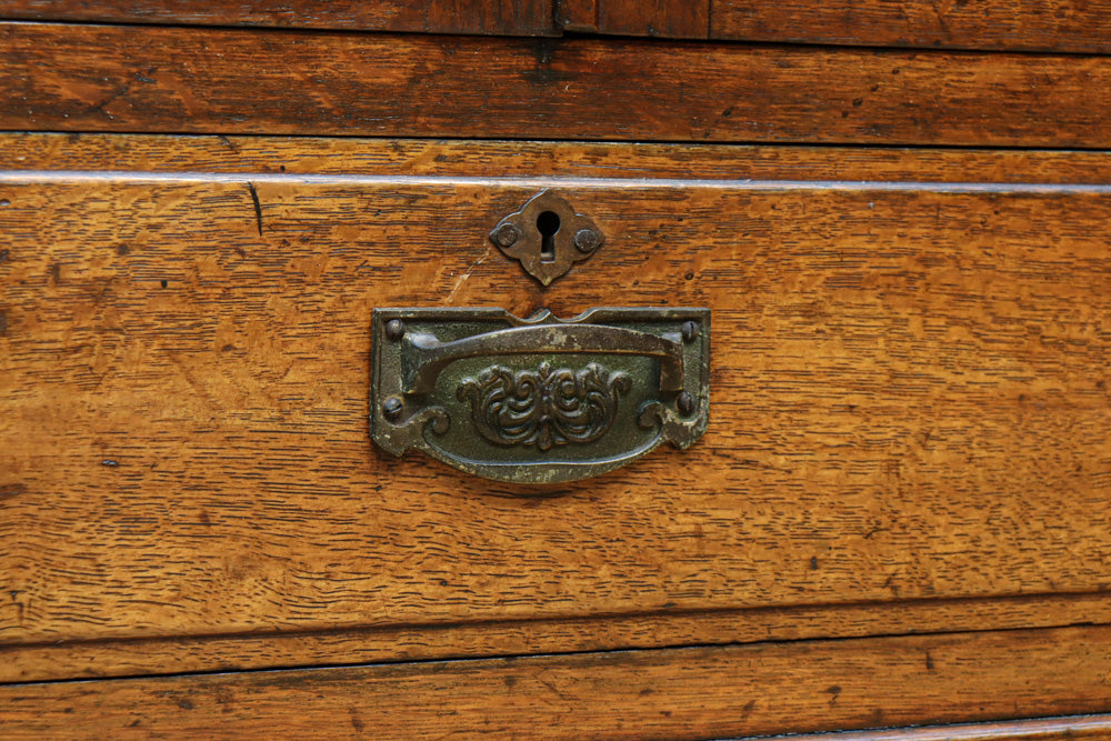 木枠デザインや蛇腹戸造りがお洒落なレトロ本棚　BB3150