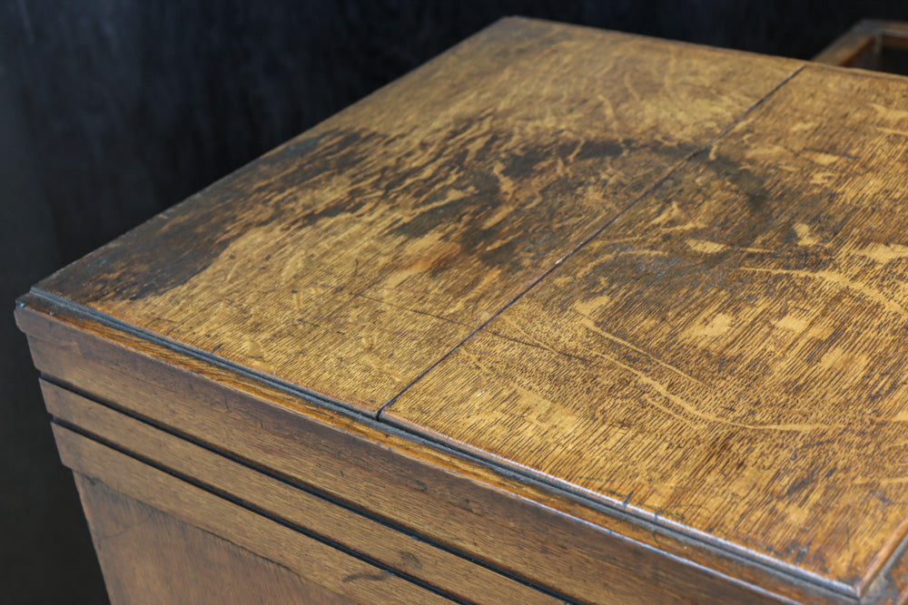 木枠デザインや蛇腹戸造りがお洒落なレトロ本棚　BB3150