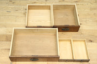 木枠デザインや蛇腹戸造りがお洒落なレトロ本棚　BB3150