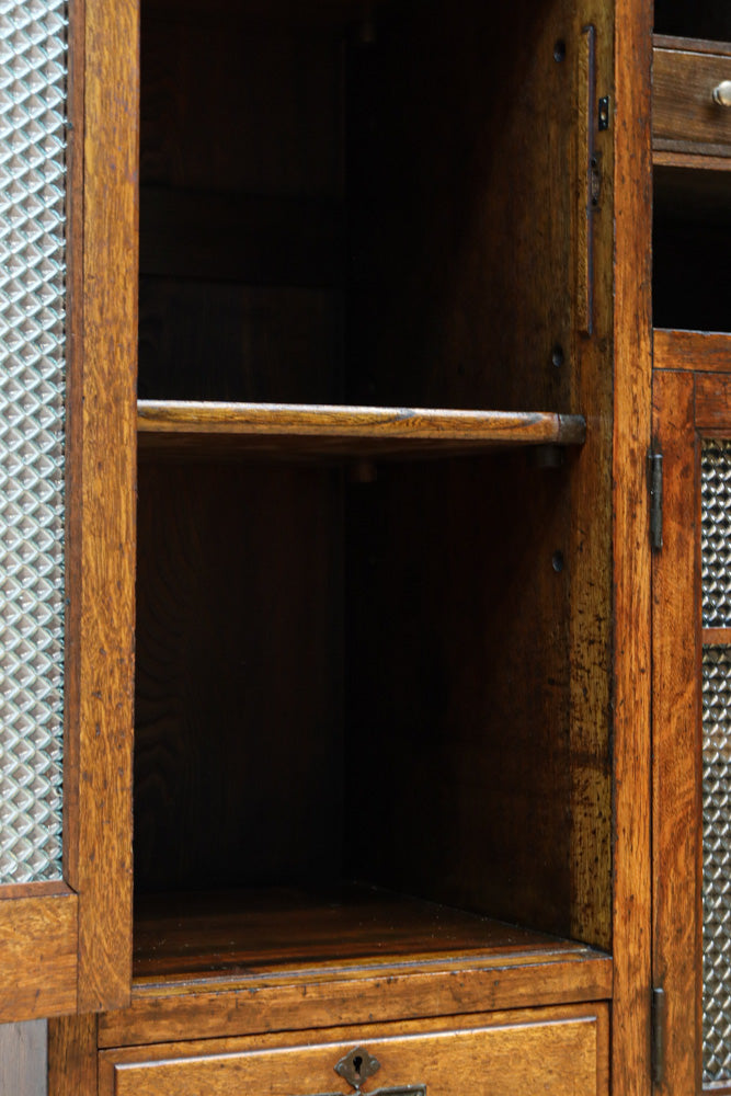 木枠デザインや蛇腹戸造りがお洒落なレトロ本棚　BB3150