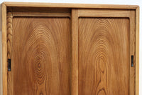 優美な杢目が流れる素地色の三方総欅収納箪笥　BB3153