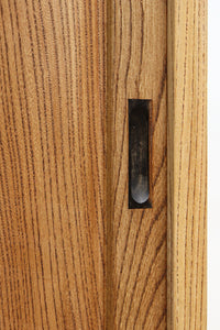 優美な杢目が流れる素地色の三方総欅収納箪笥　BB3153