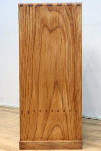 優美な杢目が流れる素地色の三方総欅収納箪笥　BB3153