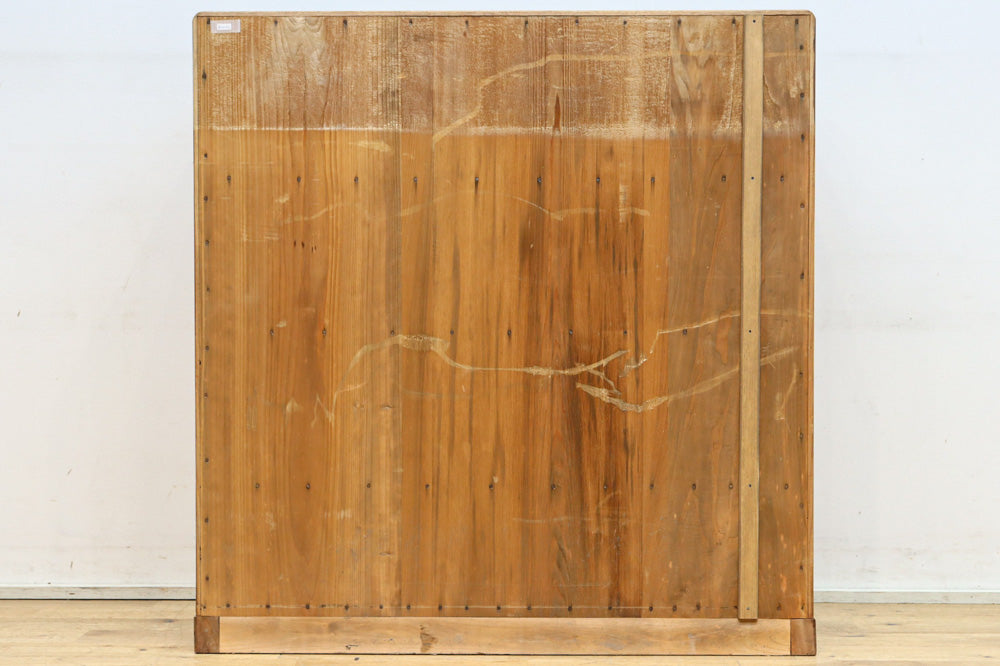 優美な杢目が流れる素地色の三方総欅収納箪笥　BB3153