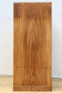 優美な杢目が流れる素地色の三方総欅収納箪笥　BB3153