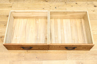 優美な杢目が流れる素地色の三方総欅収納箪笥　BB3153