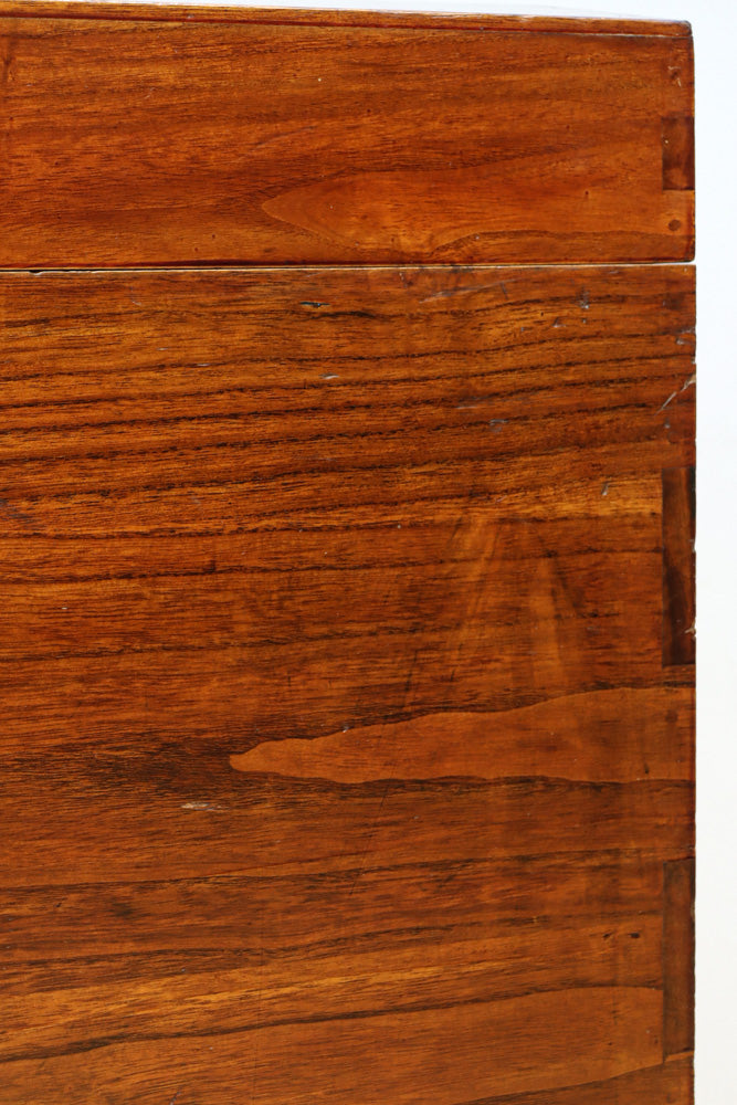 落ち着いた色艶で引き出し付きのつづら箱　BB3155