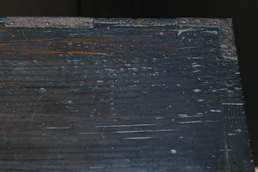 味わいのある色彩で歴史が感じられる北陸地方行商箪笥　BB3157