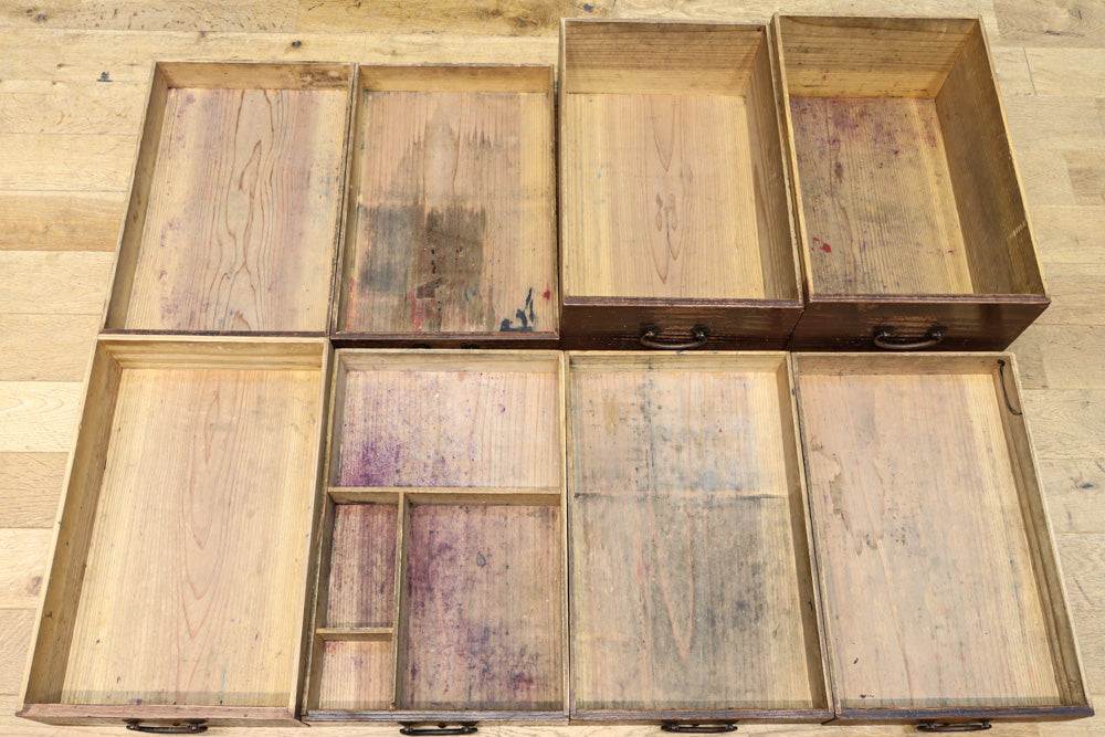 味わいのある色彩で歴史が感じられる北陸地方行商箪笥　BB3157