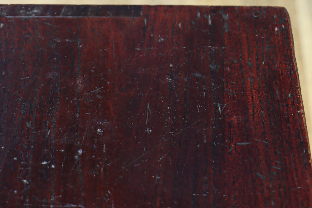 レトロな雰囲気纏う小型の総桐飾り棚　BB3158