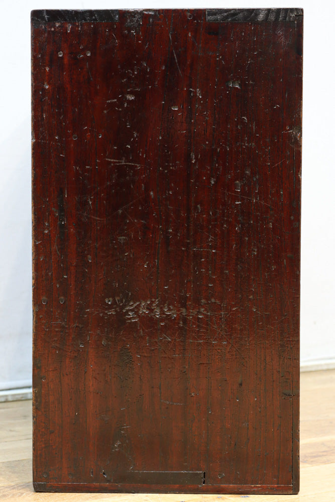 レトロな雰囲気纏う小型の総桐飾り棚　BB3158