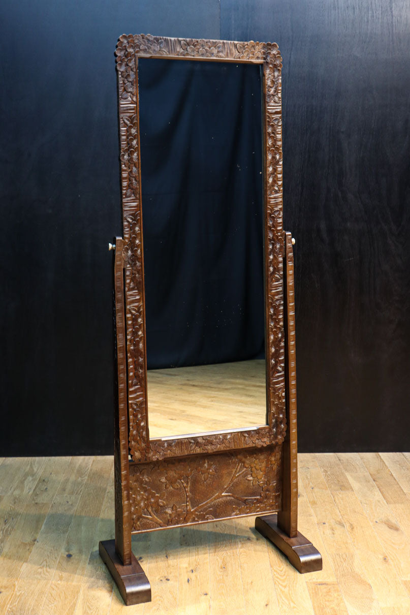 桜模様で飾られた美しい軽井沢彫りの姿見　BB3160