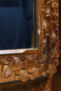 桜模様で飾られた美しい軽井沢彫りの姿見　BB3160