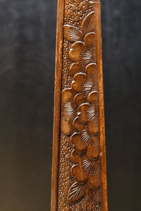 桜模様で飾られた美しい軽井沢彫りの姿見　BB3160