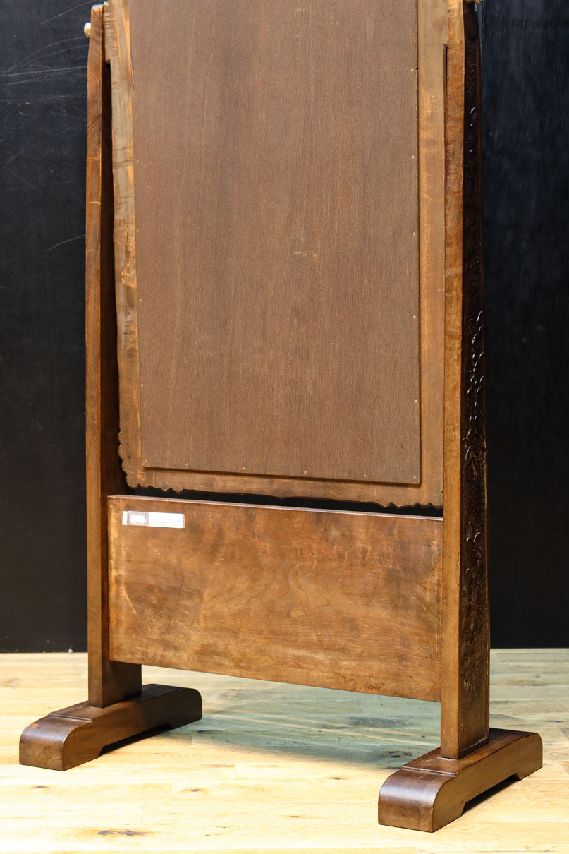 桜模様で飾られた美しい軽井沢彫りの姿見　BB3160