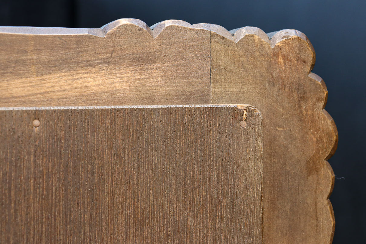 桜模様で飾られた美しい軽井沢彫りの姿見　BB3160