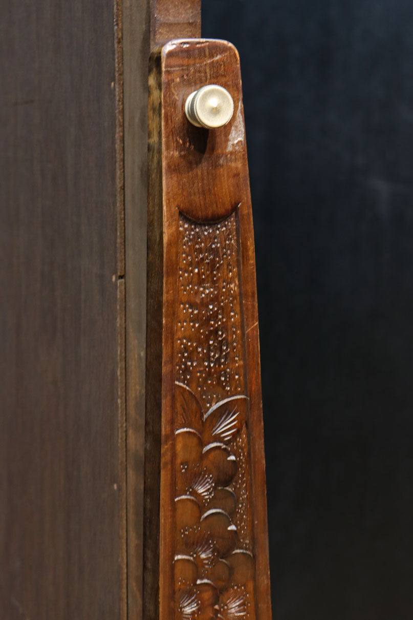 桜模様で飾られた美しい軽井沢彫りの姿見　BB3160