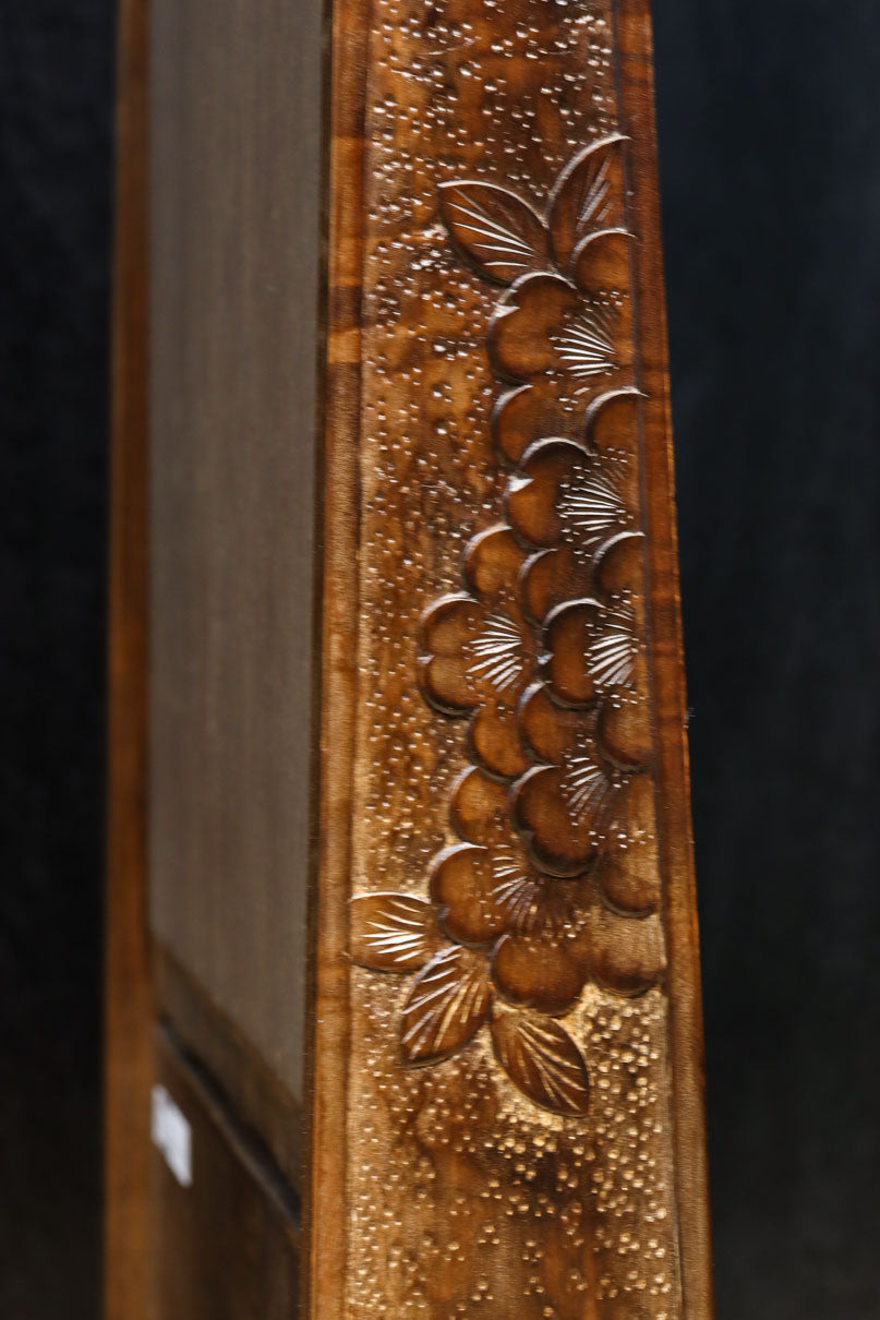 桜模様で飾られた美しい軽井沢彫りの姿見　BB3160