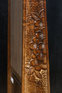 桜模様で飾られた美しい軽井沢彫りの姿見　BB3160