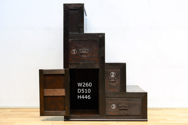 小振りサイズ!! 時代の味わいが滲み出た階段箪笥　BB3163