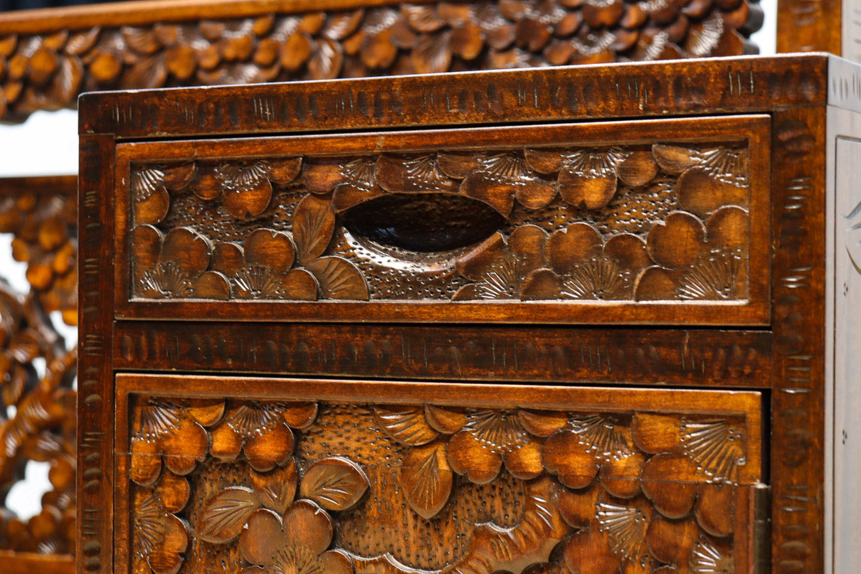 軽井沢彫りの上品な桜模様が浮かぶ鏡台　BB3164