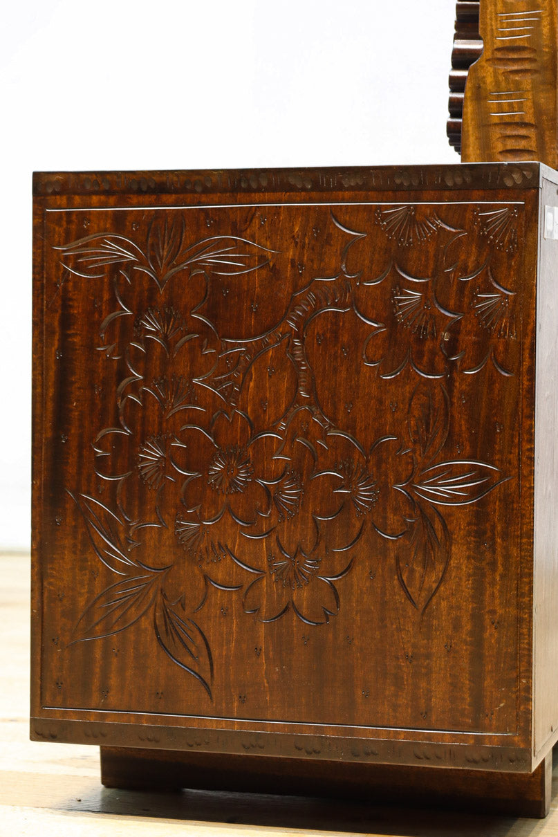 軽井沢彫りの上品な桜模様が浮かぶ鏡台　BB3164