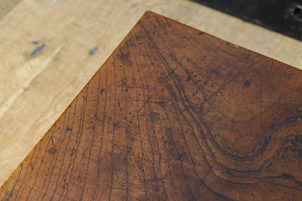 味わいが滲む欅一枚板の貫禄漂う両面使い文机　BB3167