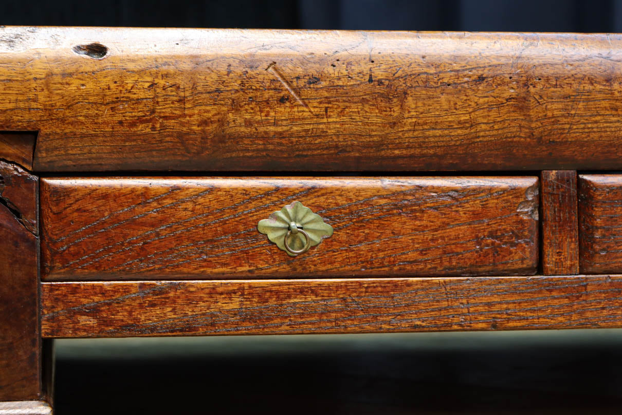 味わいが滲む欅一枚板の貫禄漂う両面使い文机　BB3167