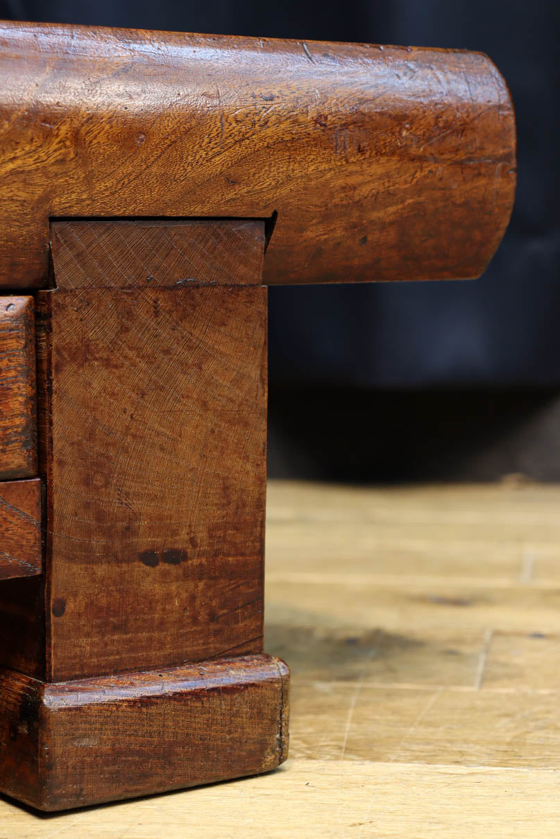 味わいが滲む欅一枚板の貫禄漂う両面使い文机　BB3167