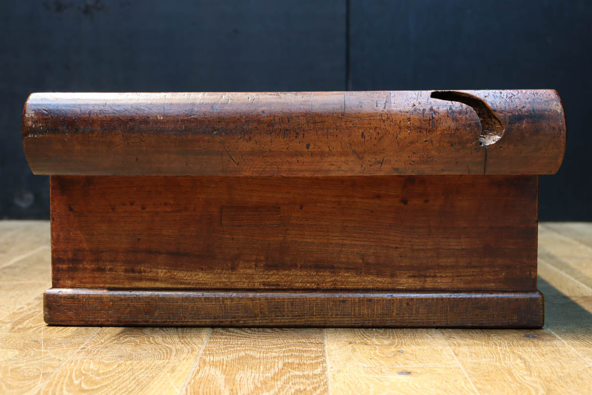 味わいが滲む欅一枚板の貫禄漂う両面使い文机　BB3167