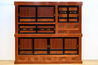 幅1960ミリ!! 四枚引き戸の壮観な造りで貫禄溢れる近江水屋箪笥　BB3173-MT