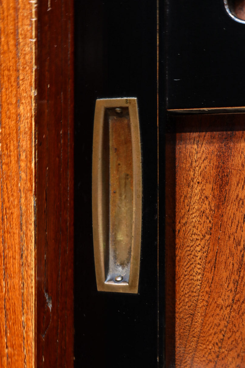 幅1960ミリ!! 四枚引き戸の壮観な造りで貫禄溢れる近江水屋箪笥　BB3173-MT