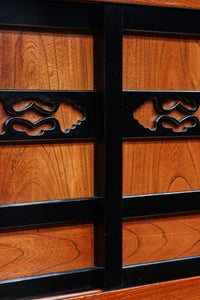 幅1960ミリ!! 四枚引き戸の壮観な造りで貫禄溢れる近江水屋箪笥　BB3173-MT