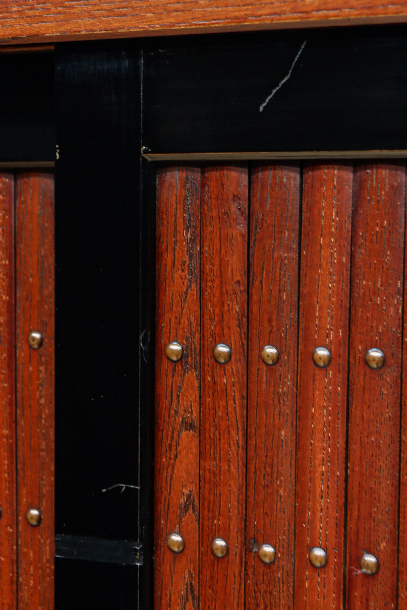 幅1960ミリ!! 四枚引き戸の壮観な造りで貫禄溢れる近江水屋箪笥　BB3173-MT