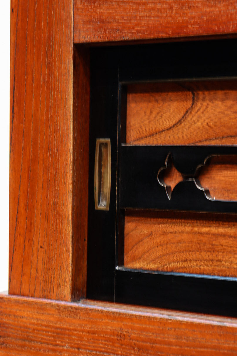 幅1960ミリ!! 四枚引き戸の壮観な造りで貫禄溢れる近江水屋箪笥　BB3173-MT