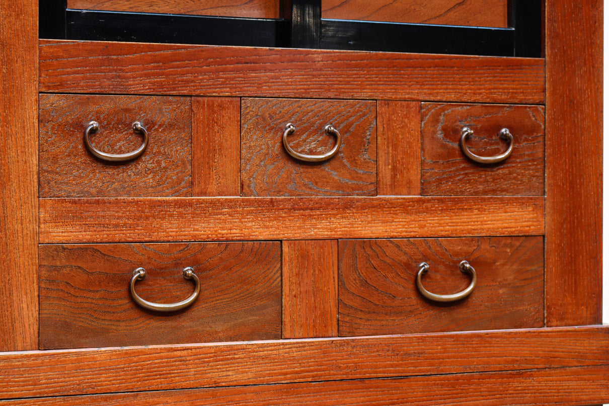 幅1960ミリ!! 四枚引き戸の壮観な造りで貫禄溢れる近江水屋箪笥　BB3173-MT