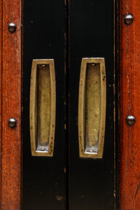 幅1960ミリ!! 四枚引き戸の壮観な造りで貫禄溢れる近江水屋箪笥　BB3173-MT