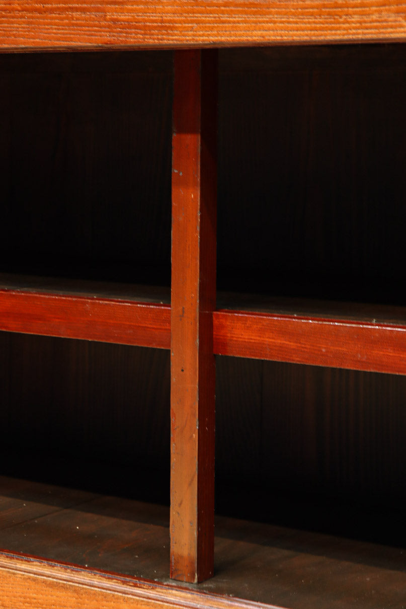 幅1960ミリ!! 四枚引き戸の壮観な造りで貫禄溢れる近江水屋箪笥　BB3173-MT